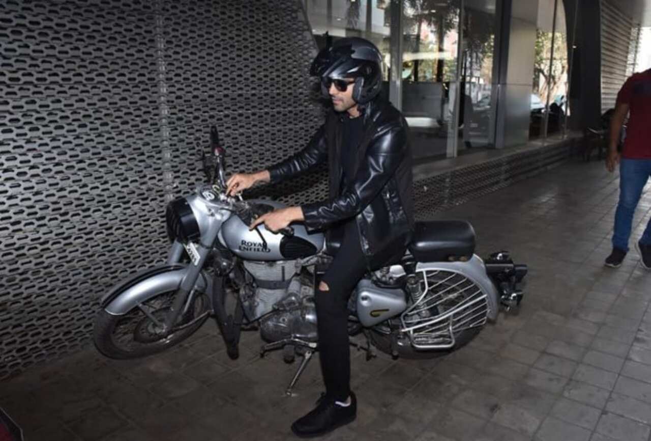 Royal Enfield Classic 350
An iconic motorcycle loved for its timeless design, the Classic 350 reflects Kartik&rsquo;s appreciation for heritage bikes with enduring appeal.